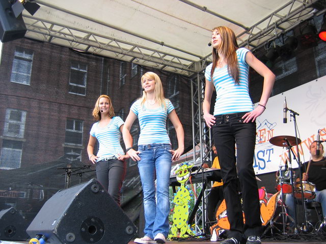 gal/2007/2007 Ruettenscheider Kinderfest/2007 Saitentwist Ruettenscheider Kinderfest 1.9. 098.jpg